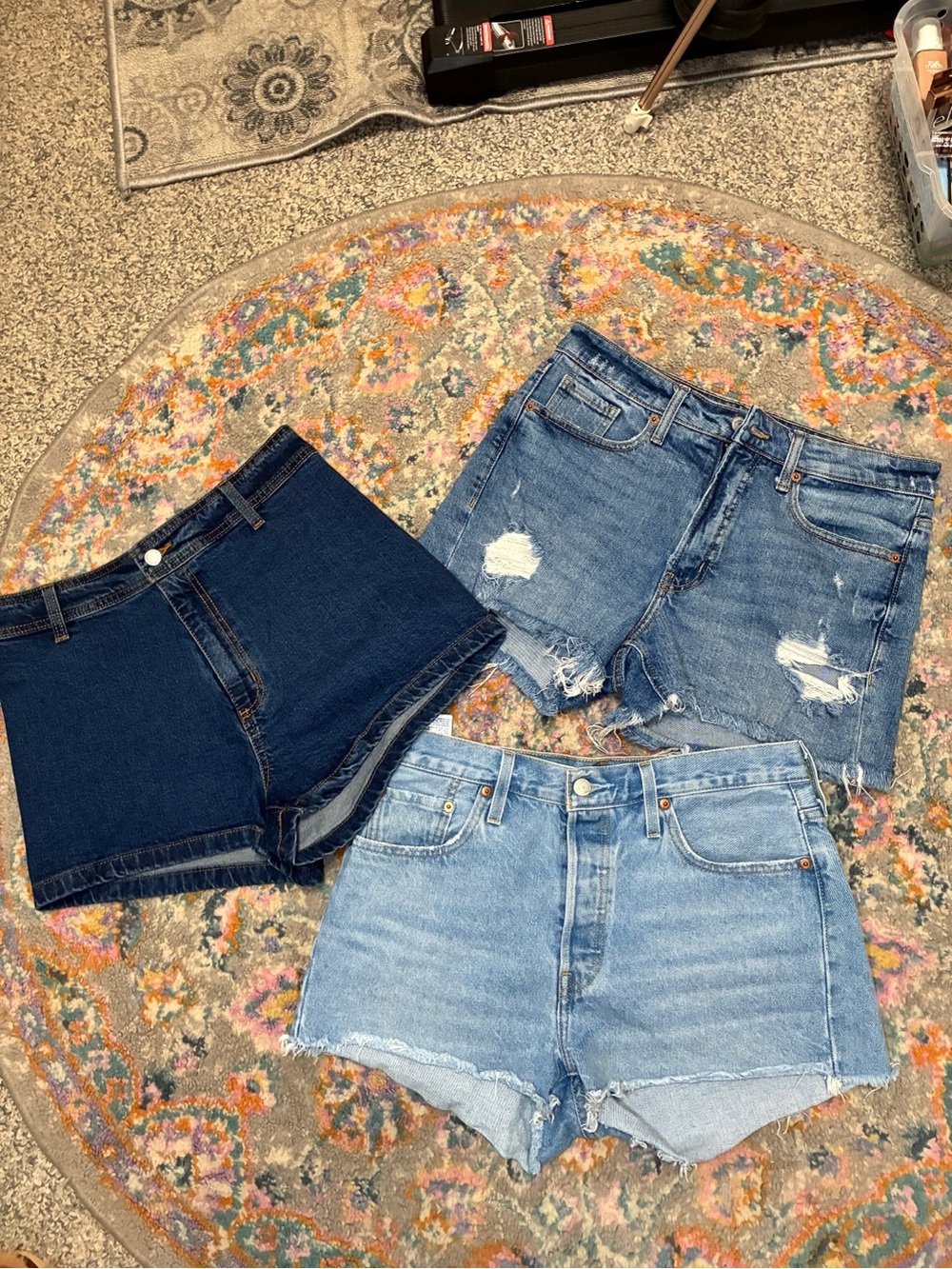 Women’s jean shorts cutoffs bundle Levi’s, Old Navy & Universal Thread size 8